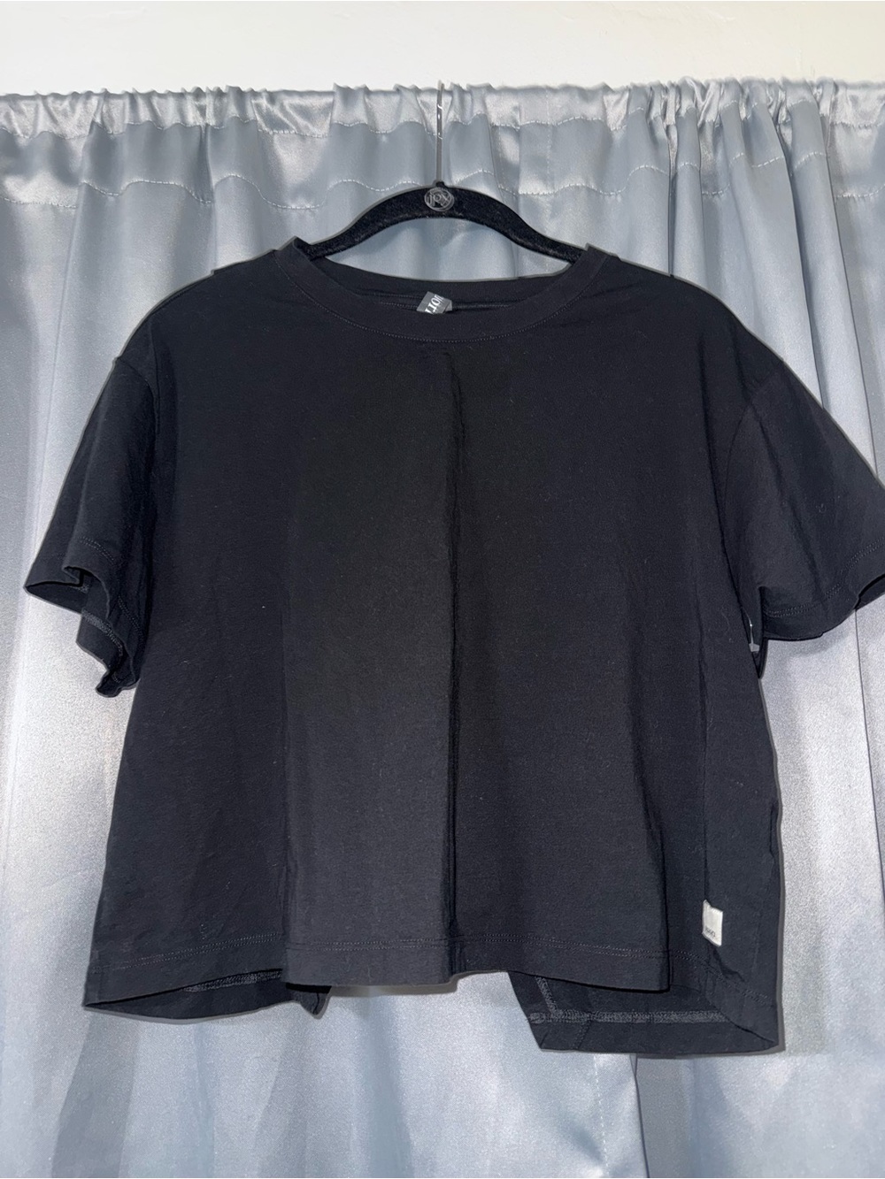 Vuori Black Cropped Tee - Boxy Short Sleeve